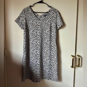 Apt 9 dress size medium